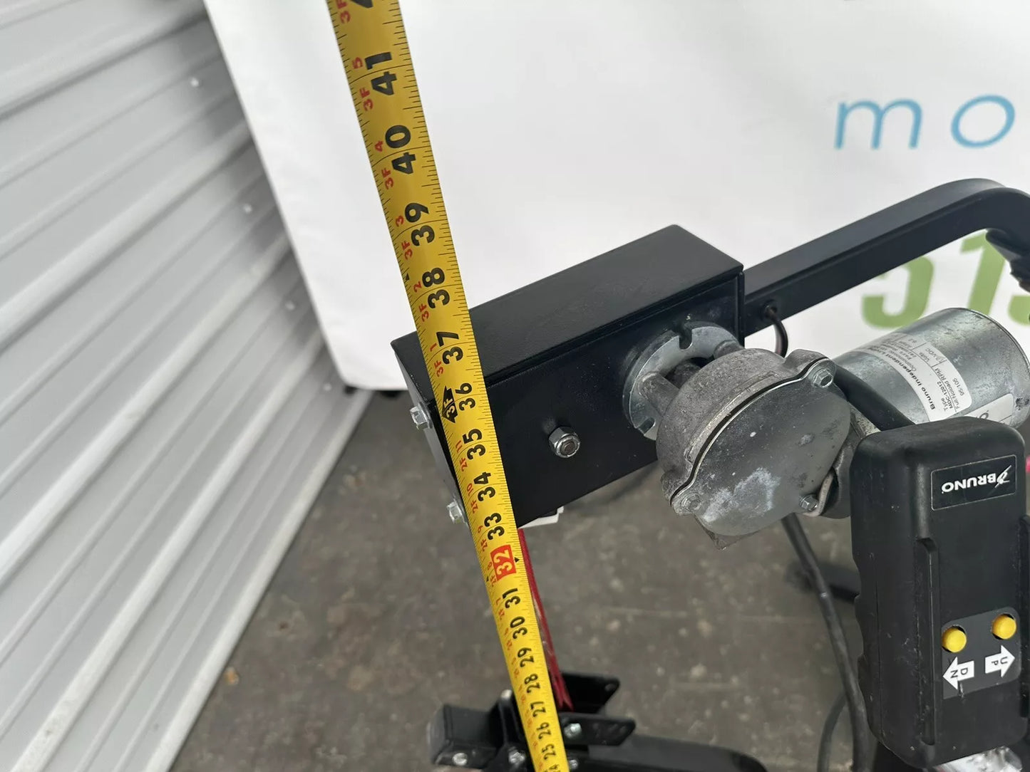 Bruno AWL-150 Curb Sider Power Wheelchair Lift200lbs Capacity Crane Lift no Base