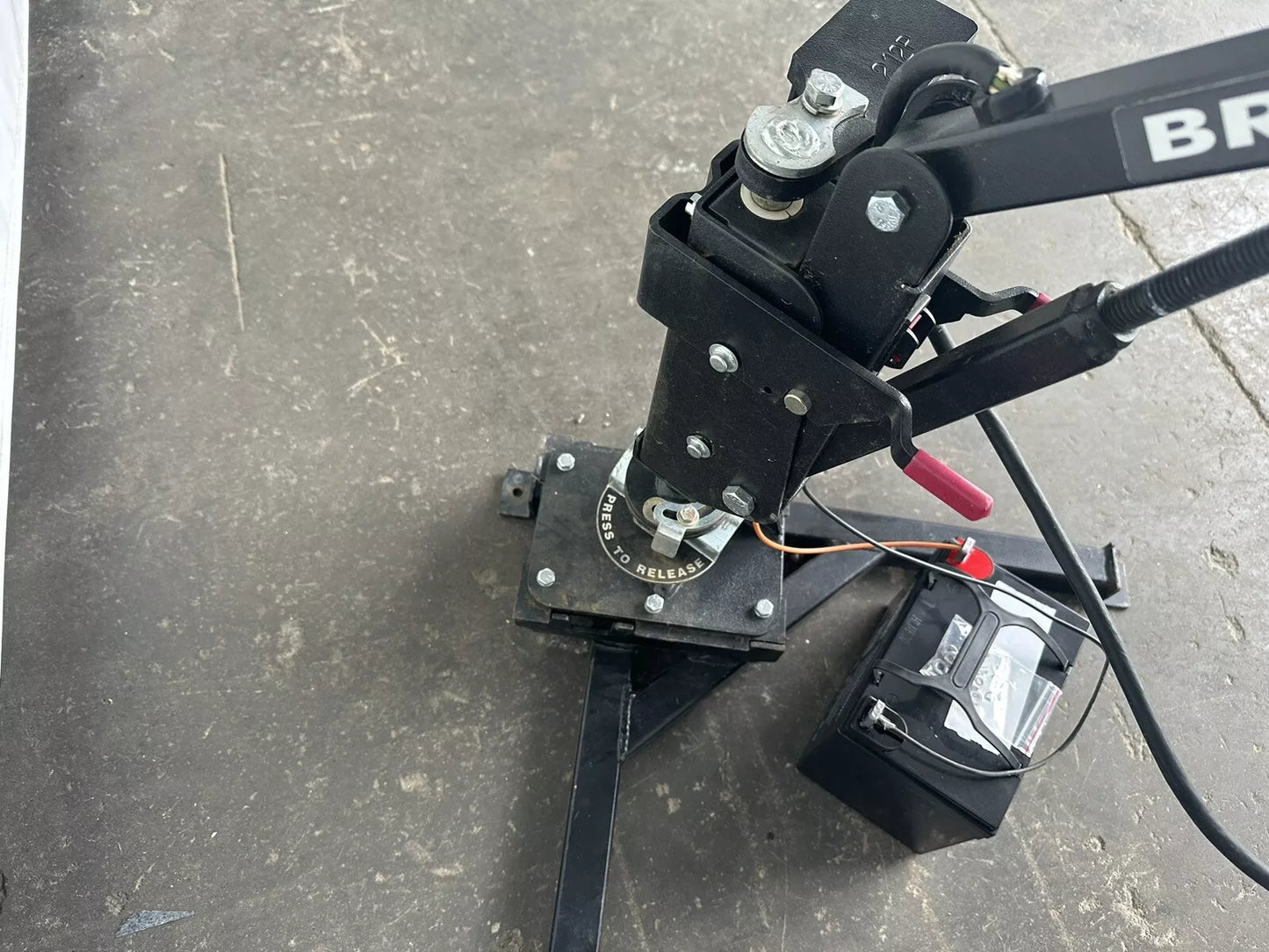 Bruno AWL-150 Curb Sider Power Wheelchair Lift200lbs Capacity Crane Lift no Base